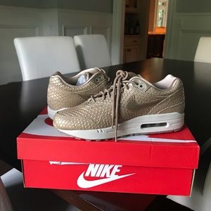 Nike Womens Air Max 1 PRM - Gold